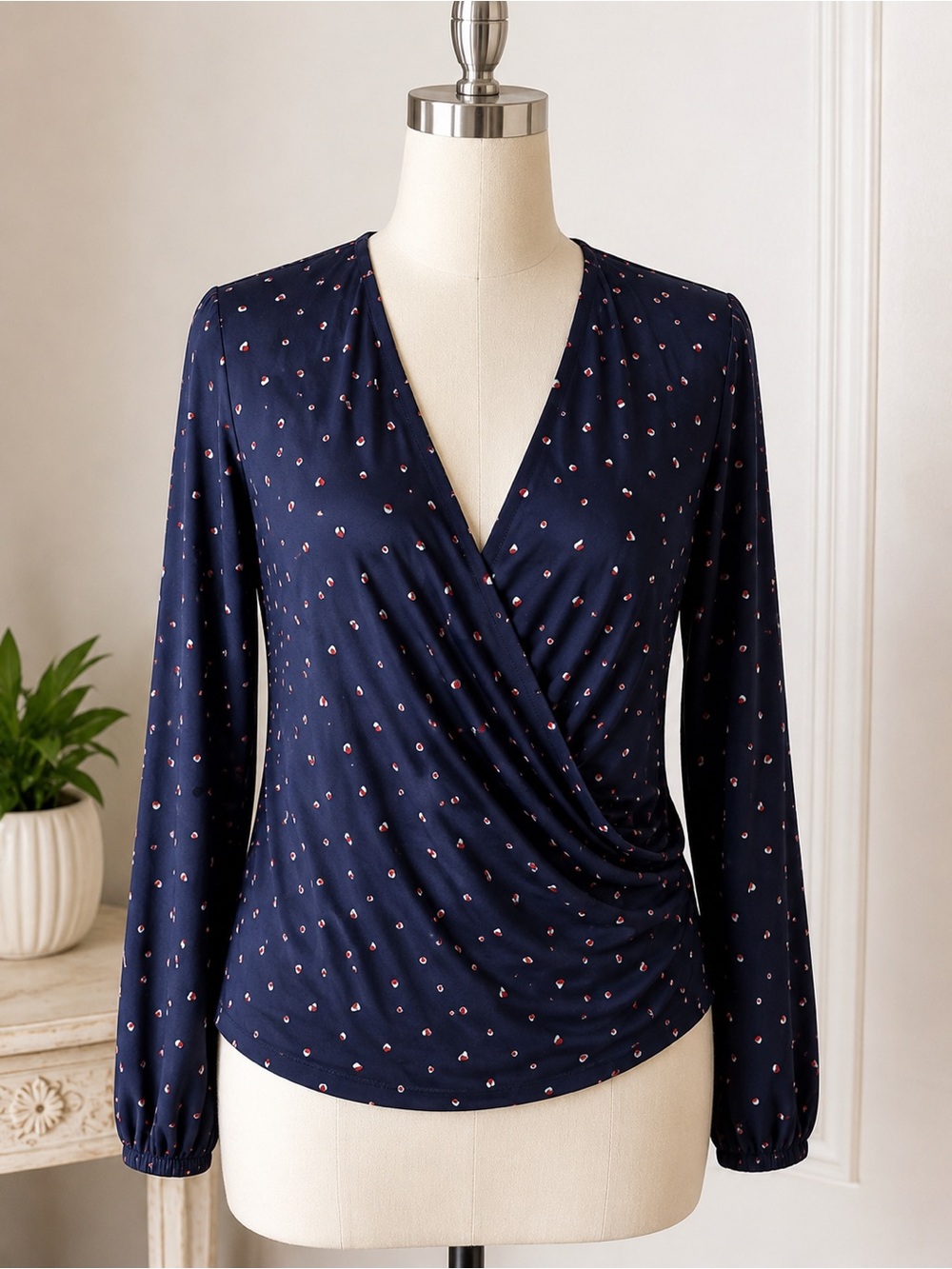 BANANA REPUBLIC Blouse Size Small Navy Blue Mini Heart Print Surplice Wrap